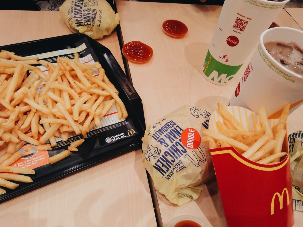 niezdrowe jedzenie fast food