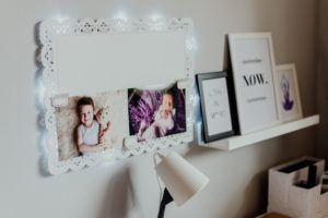 kącik biurowy w salonie